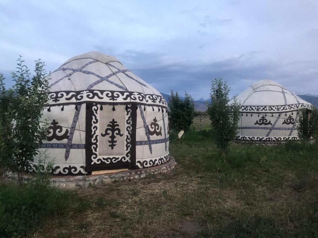 Guest House And Yurt Camp "Aktan" Bokonbayevo Esterno foto