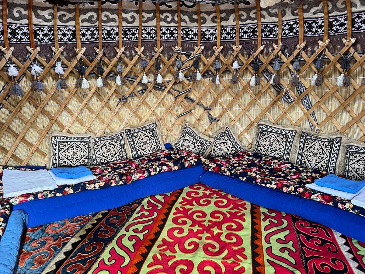 Guest House And Yurt Camp "Aktan" Bokonbayevo Esterno foto