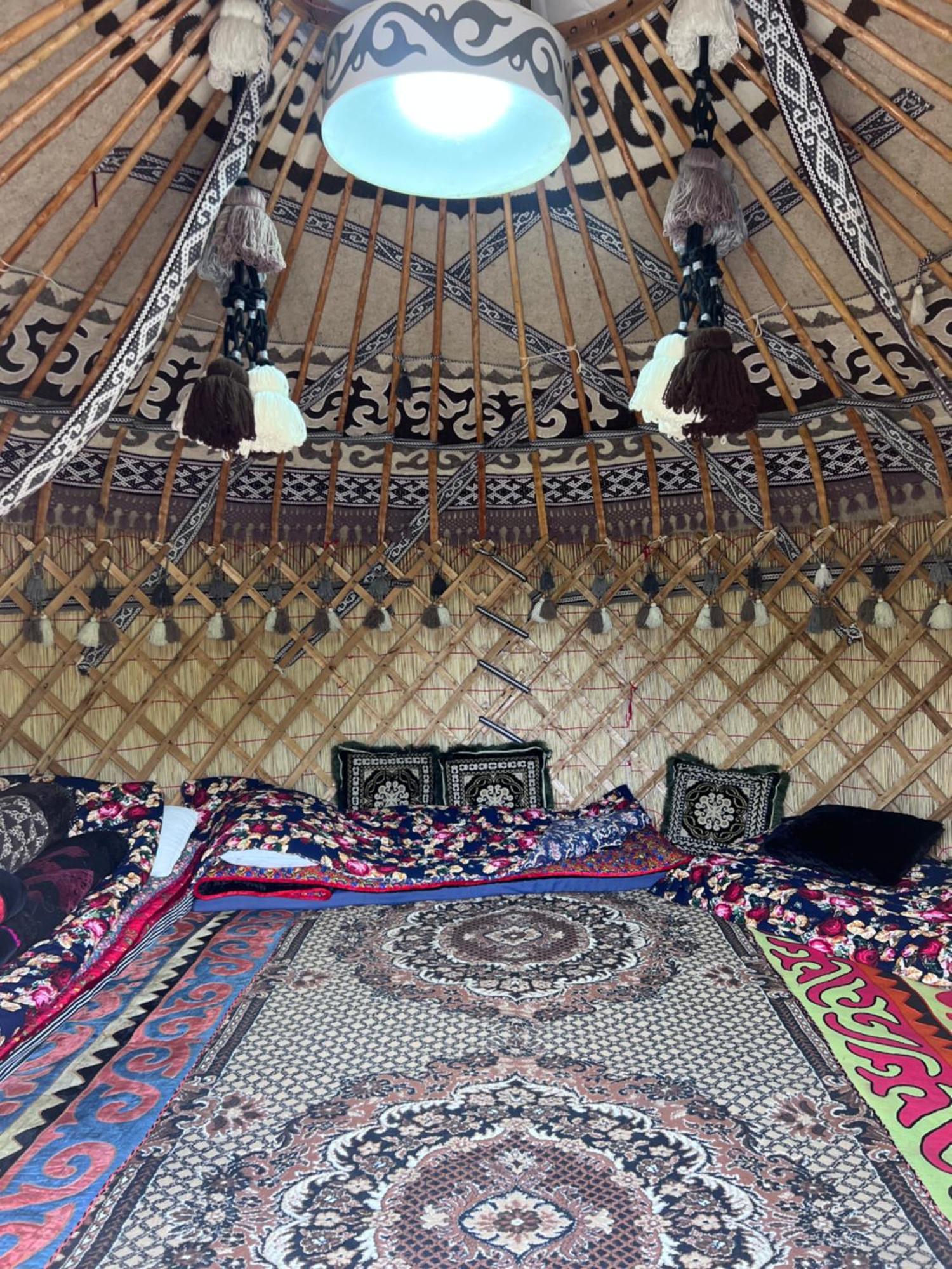 Guest House And Yurt Camp "Aktan" Bokonbayevo Esterno foto