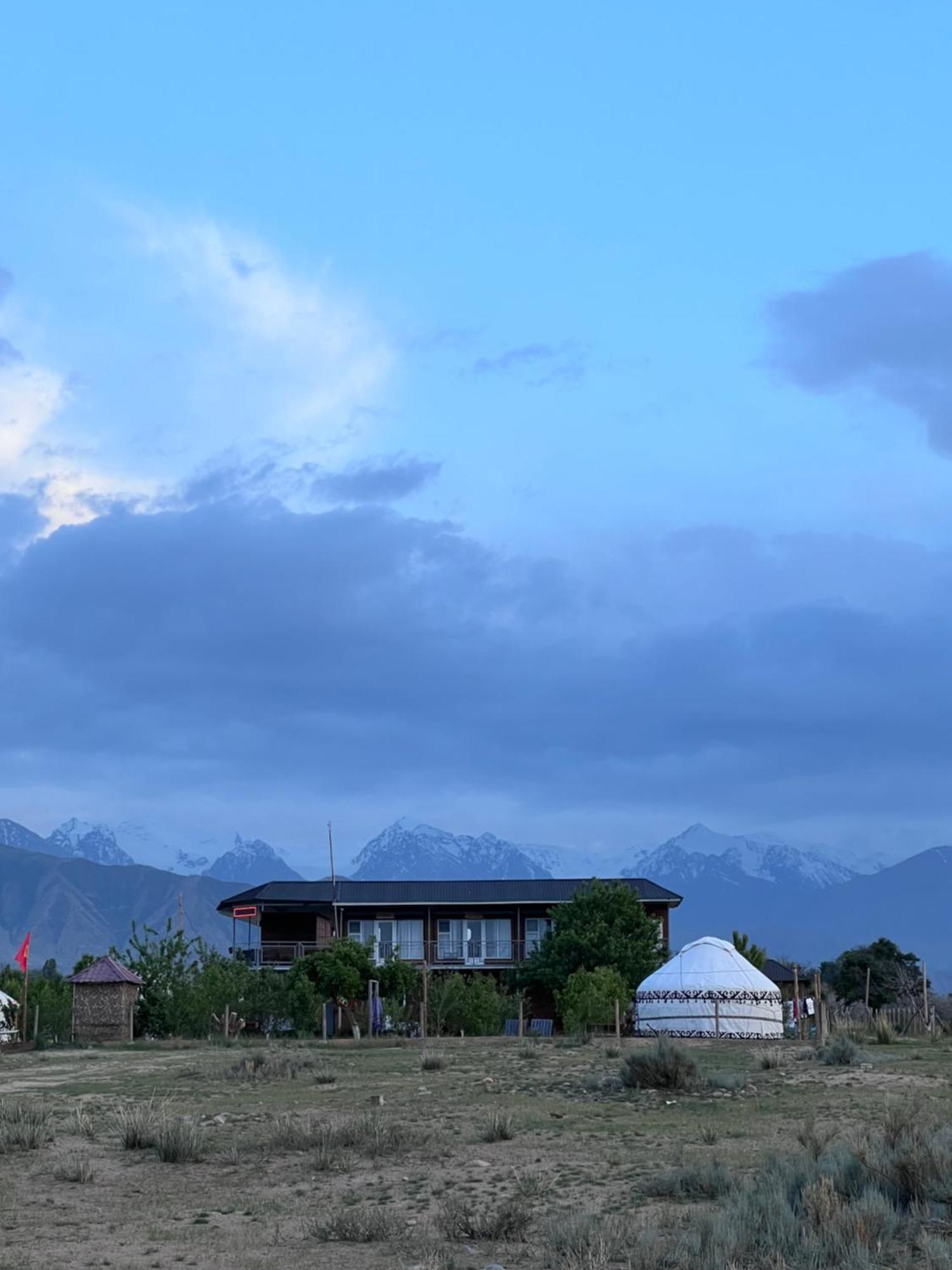 Guest House And Yurt Camp "Aktan" Bokonbayevo Esterno foto