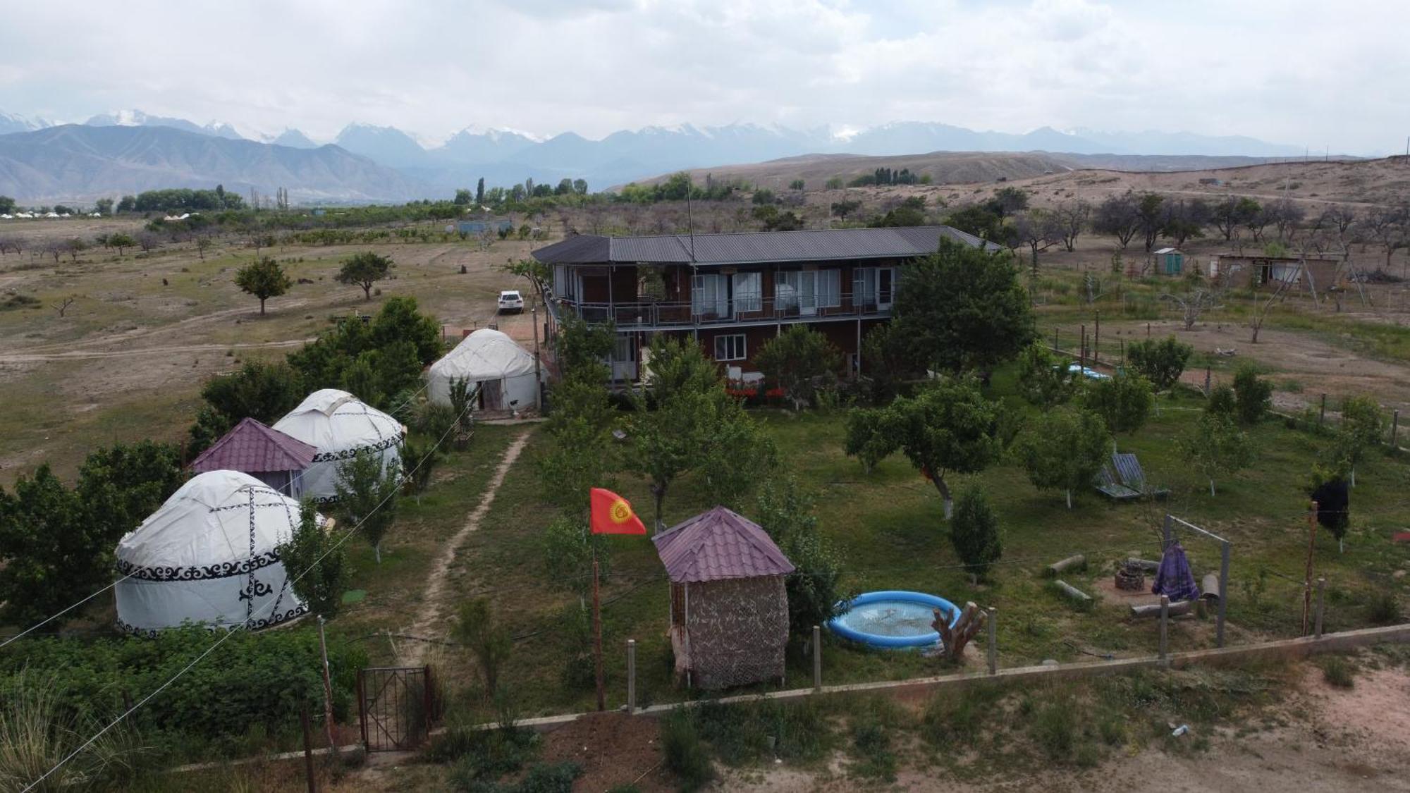 Guest House And Yurt Camp "Aktan" Bokonbayevo Esterno foto