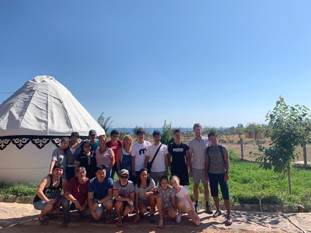 Guest House And Yurt Camp "Aktan" Bokonbayevo Esterno foto